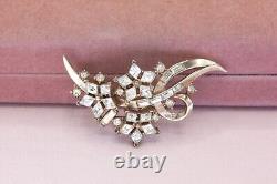 Vintage Trifari Alfred Philippe 1950s Gold Abstract Flower Rhinestone Brooch