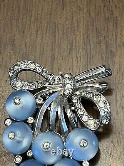 Vintage Trifari Alfred Philippe Brooch Fur Clip Ribbon Bow Milky Blue Glass