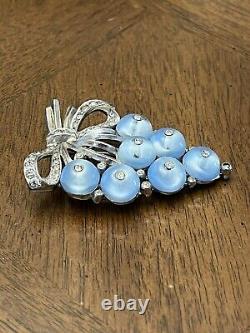 Vintage Trifari Alfred Philippe Brooch Fur Clip Ribbon Bow Milky Blue Glass