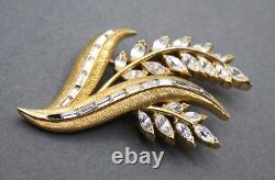 Vintage Trifari Alfred Philippe Gold Tone Rhinestone Leaf Design Pin Brooch