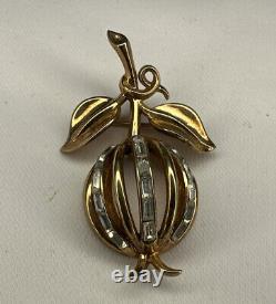 Vintage Trifari Alfred Philippe Gold tone Pomegranate Articulating Brooch Pin 85
