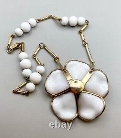 Vintage Trifari Alfred Philippe Milk Molded Glass Flower Necklace Choker 1950-s