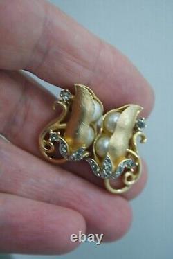 Vintage Trifari Alfred Philippe Pea Pod Brooch Earrings Set Rhinestone Gold Tone