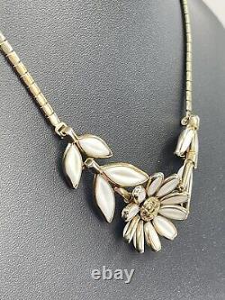 Vintage Trifari Alfred Philippe flower necklace white dogwood poured glass 14.5