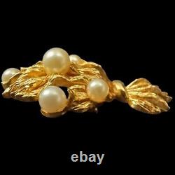 Vintage Trifari Crown Alfred Philippe Brooch Lapel Pin Leaves Pearls Gold Tone