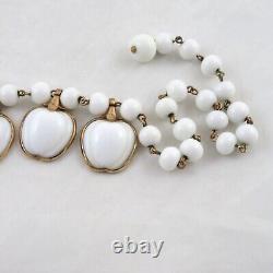 Vintage Trifari Milk Glass Apple Necklace Alfred Philippe White 18