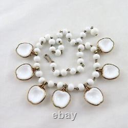 Vintage Trifari Milk Glass Apple Necklace Alfred Philippe White 18