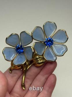 Vintage Trifari Unsigned Poured Glass Rhinestone Flower Fur Clip Alfred Philippe