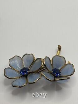 Vintage Trifari Unsigned Poured Glass Rhinestone Flower Fur Clip Alfred Philippe