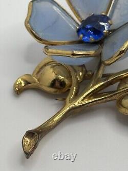 Vintage Trifari Unsigned Poured Glass Rhinestone Flower Fur Clip Alfred Philippe