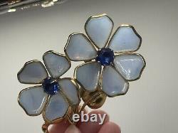 Vintage Trifari Unsigned Poured Glass Rhinestone Flower Fur Clip Alfred Philippe