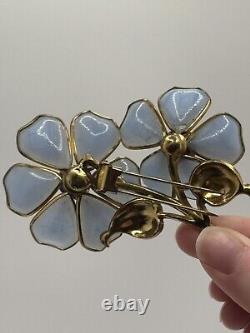 Vintage Trifari Unsigned Poured Glass Rhinestone Flower Fur Clip Alfred Philippe