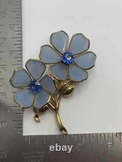Vintage Trifari Unsigned Poured Glass Rhinestone Flower Fur Clip Alfred Philippe