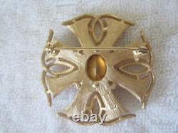 Vtg Alfred Philippe Crown Trifari Maltese Cross Brushed Gold Brooch Faceted Ston