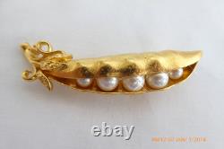 Vtg Crown Trifari A. Philippe Gold & Pearl Pea Pod Brooch Pin & Earrings Set